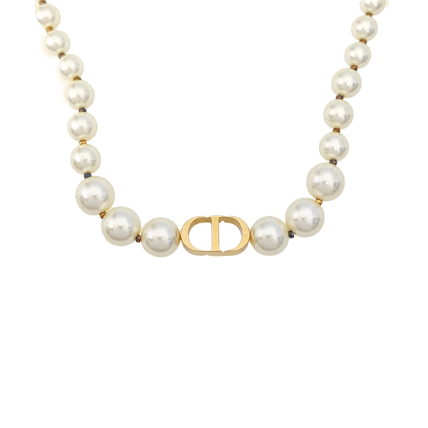 Faux Pearl White Necklace