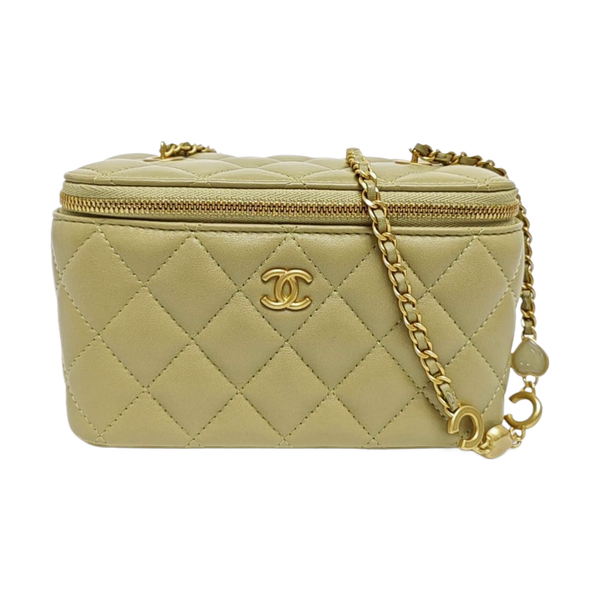 VANITY CASE Small Quilted Lambskin Green