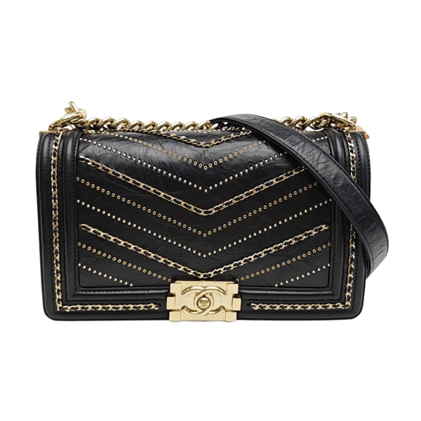 BOY CHANEL Medium Chevron Calfskin Black
