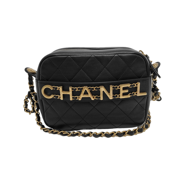 LOGO ENCHAINED FLAP Quilted Calfskin Black