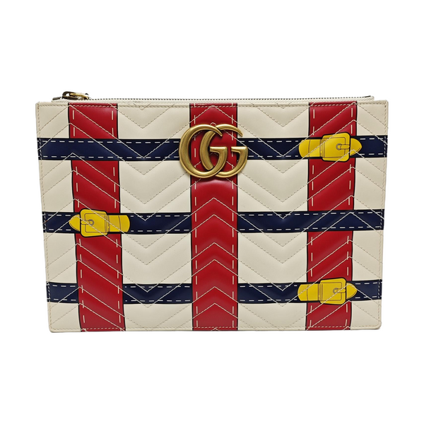 Authenticated pre-owned GG Marmont Quilted Calfskin White - Clutch at Looply