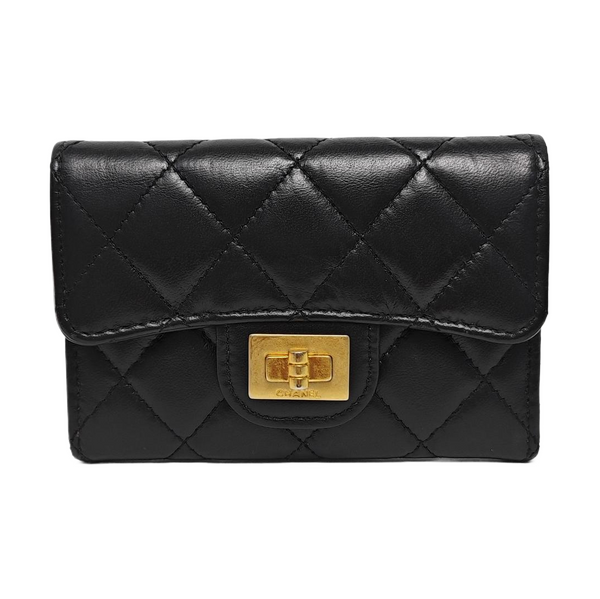 2.55 Cartera negra de piel de becerro acolchada