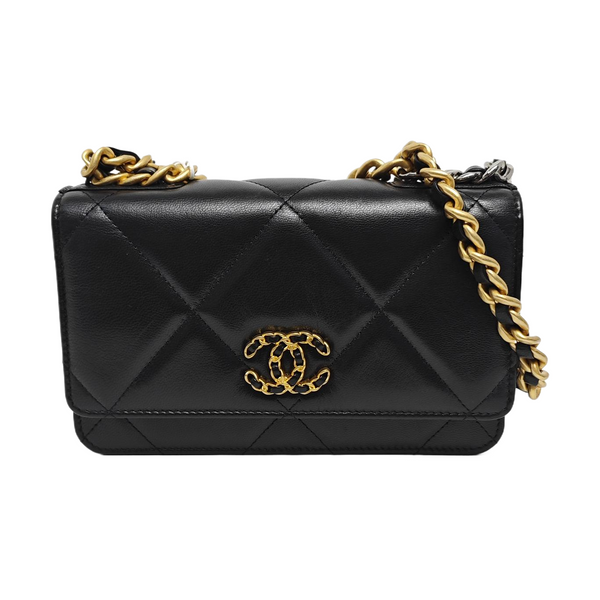 CHANEL 19 WOC Quilted Lambskin Black