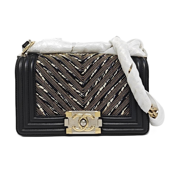 BOY CHANEL Small Chevron Calfskin Black