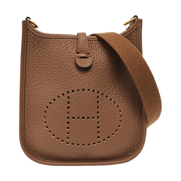 Evelyne 17 Clemence Brown