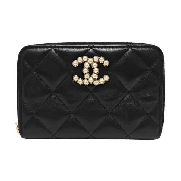 CHANEL 19 Small Quilted Lambskin Black Wallet