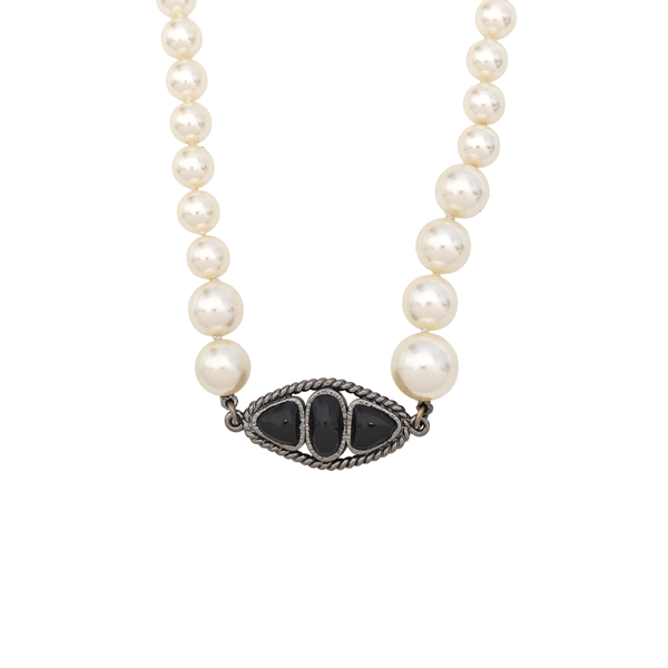 Collar blanco de perlas de imitación