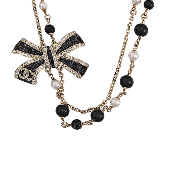 Authenticated pre-owned Gold Tone Metal Faux Pearl Gold Necklace - Necklace at Looply