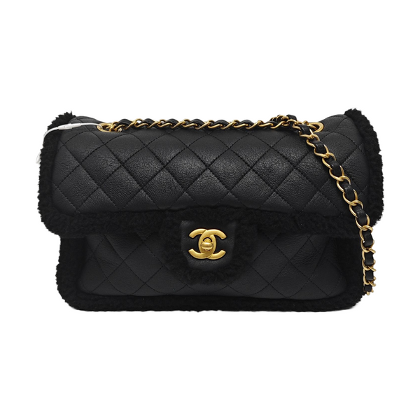 Authenticated pre-owned CLASSIC FLAP Quilted Sheepskin Black - Crossbody Bag at Looply