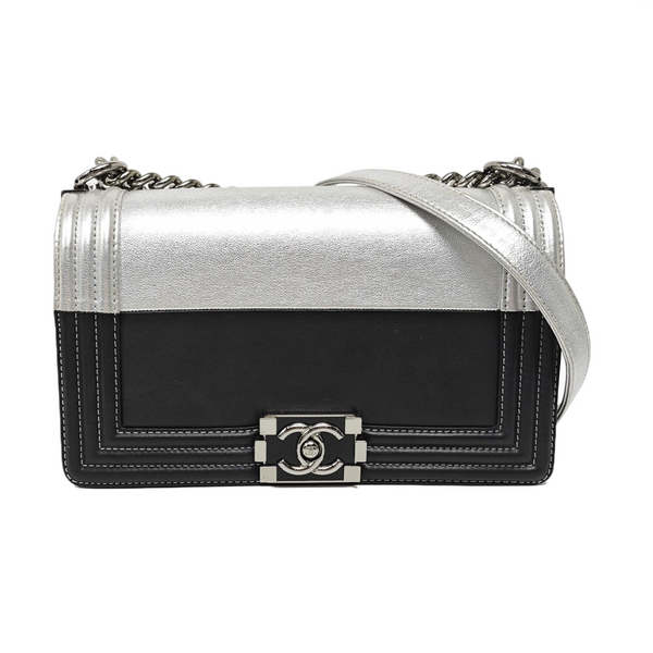 Authenticated pre-owned BOY CHANEL Medium Calfskin Black - Shoulder Bag at Looply