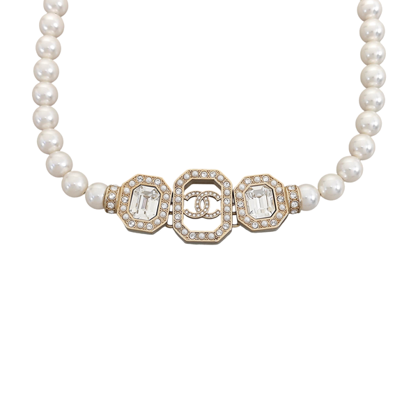 Collar blanco de perlas de imitación
