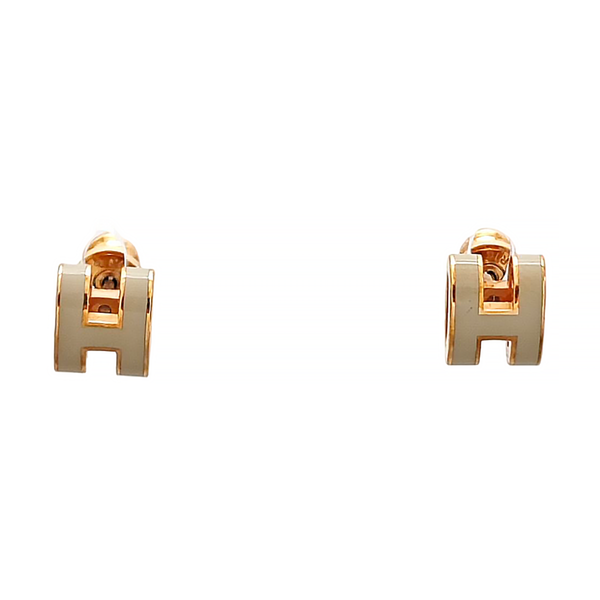 Pop H Metal Gray Stud Earrings