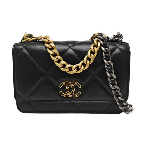 CHANEL 19 WOC Quilted Lambskin Black