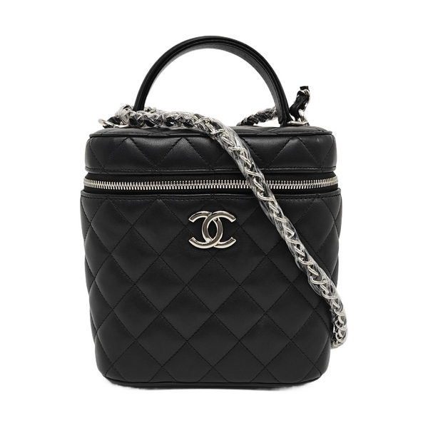 Authenticated pre-owned VANITY CASE Quilted Lambskin Black - Shoulder Bag at Looply