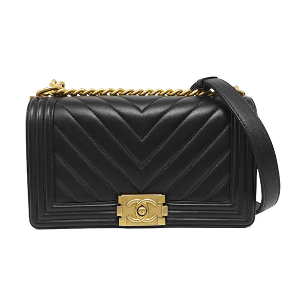 BOY CHANEL Medium Chevron, Quilted Lambskin Black
