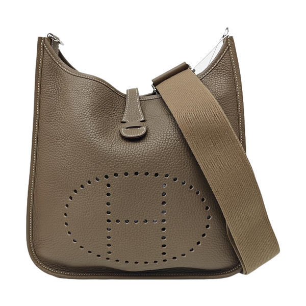 Evelyne 29 Clemence Gray