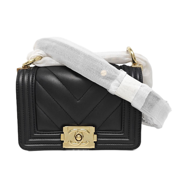 BOY CHANEL Small Chevron Calfskin Black