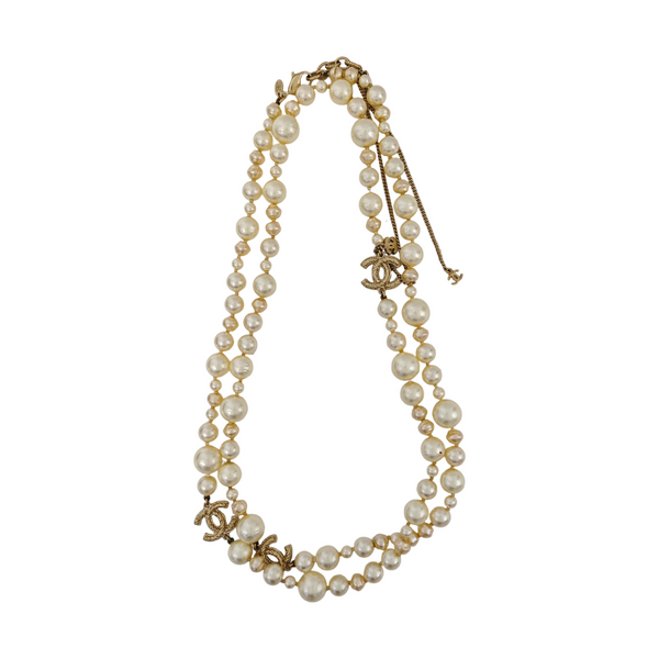 Faux Pearl White Necklace