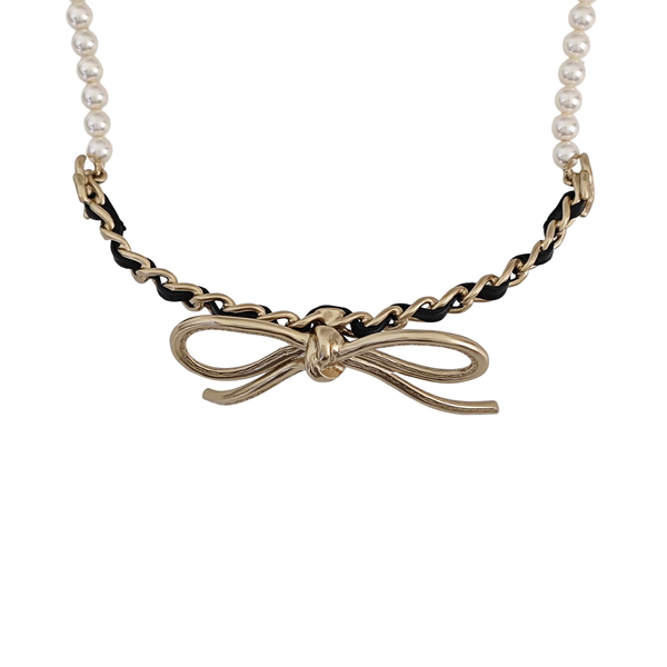 Authenticated pre-owned Gold Tone Metal Pearl Gold Necklace - Necklace at Looply
