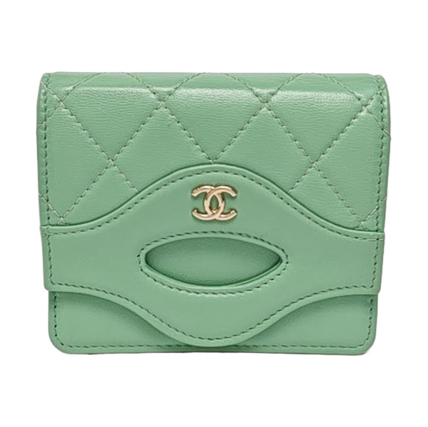 CHANEL 31 Quilted Lambskin Green Wallet