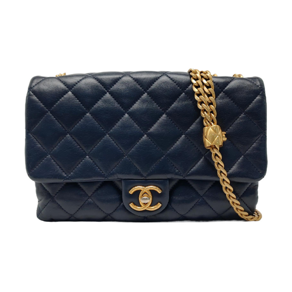 Authenticated pre-owned CLASSIC FLAP Quilted Lambskin Blue - Crossbody Bag at Looply