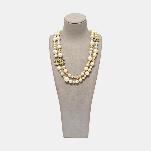 Faux Pearl White Necklace