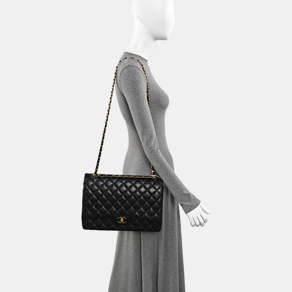 CLASSIC FLAP Maxi Quilted Lambskin Black
