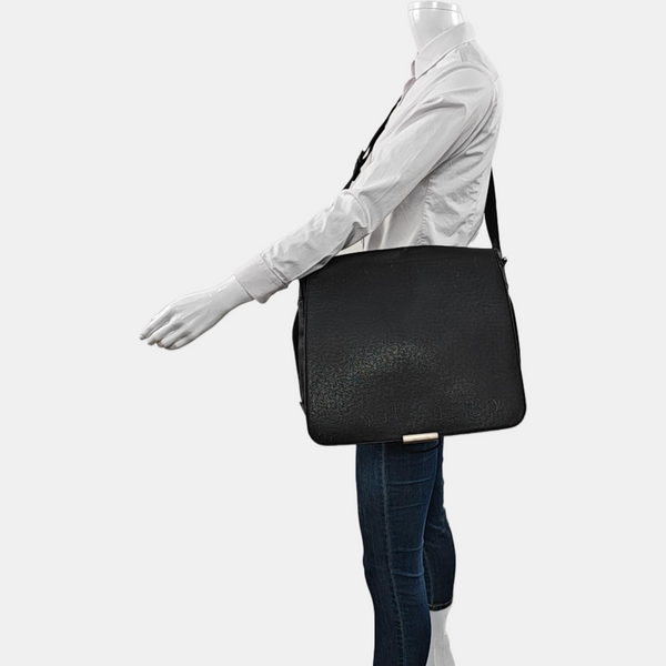 VIKTOR Calfskin Black
