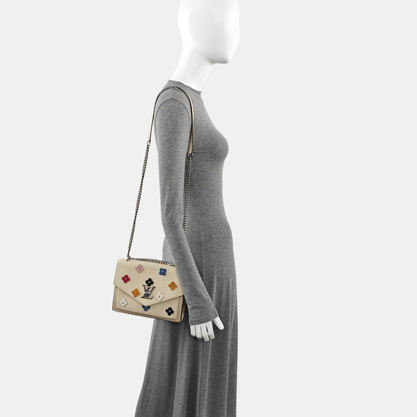 LOCKME BB Calfskin Beige
