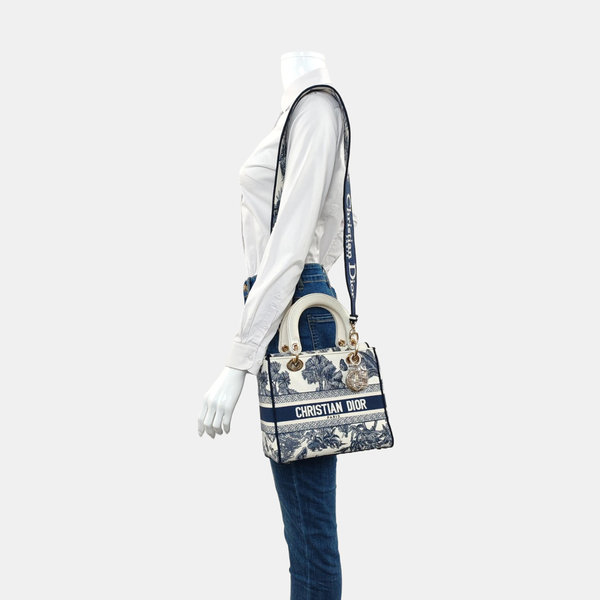 Lady Dior Medium Canvas White
