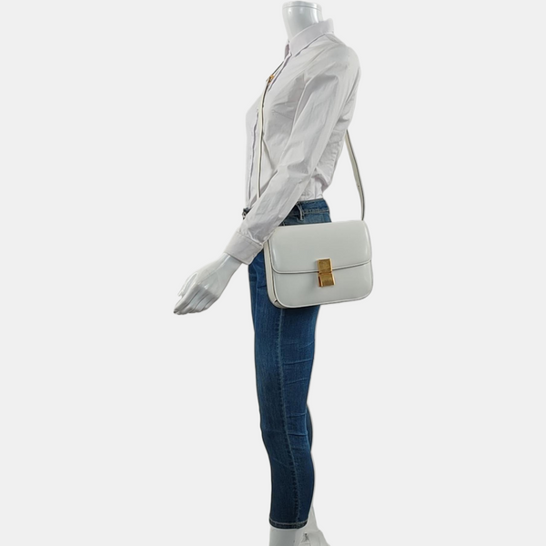 Authenticated pre-owned CLASSIC BOX Medium Calfskin White - Shoulder Bag at Looply