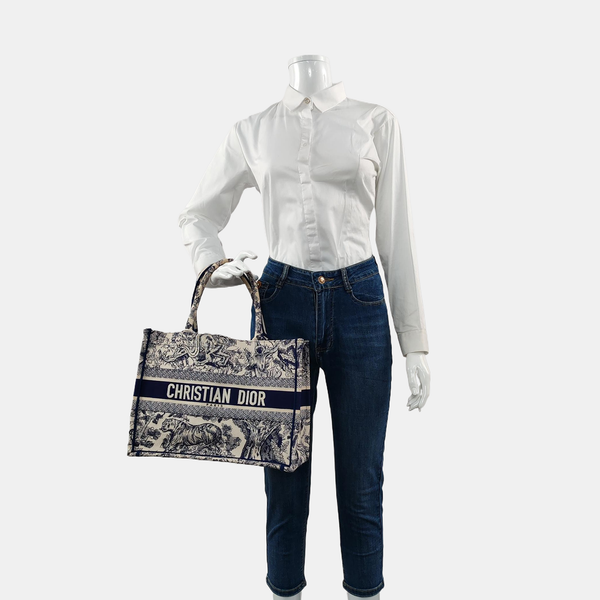 Authenticated pre-owned Book Tote Medium Canvas Blue - Tote Bag at Looply