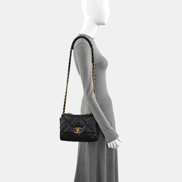 CHANEL 19 Small Quilted Lambskin Black