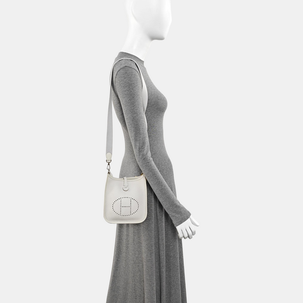 Evelyne 16 Clemence Gray