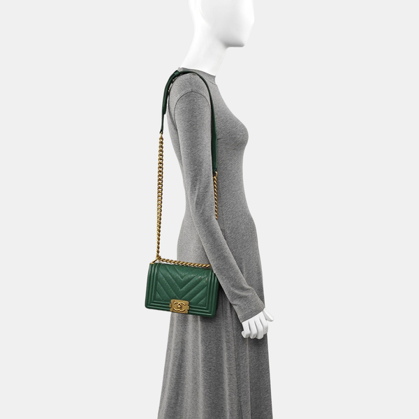 Authenticated pre-owned BOY CHANEL Small Quilted Grained Calfskin Green - Shoulder Bag at Looply
