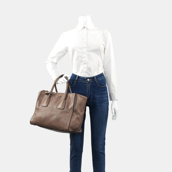 Authenticated pre-owned Galleria Small Calfskin Gray - Tote Bag at Looply