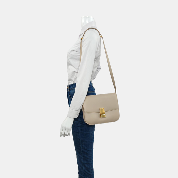 Authenticated pre-owned CLASSIC BOX Medium Calfskin Beige - Shoulder Bag at Looply