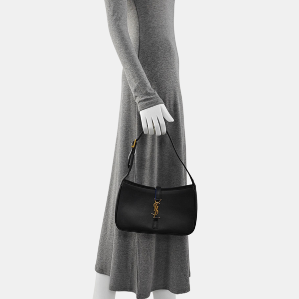 LE 5 À 7 Small Calfskin Black