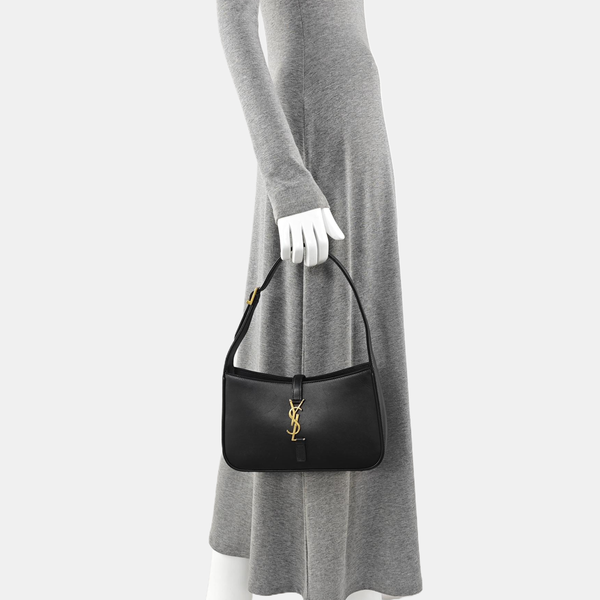LE 5 À 7 Small Calfskin Black