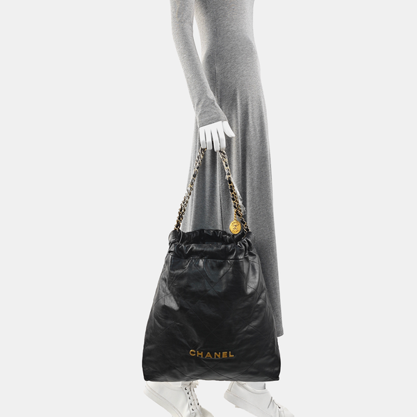 CHANEL 22 Large Quilted Calfskin Black