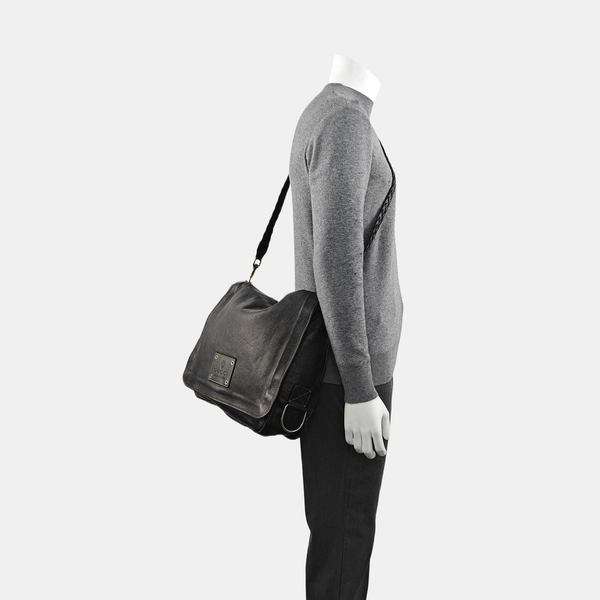 Calfskin Shoulder Bag Black