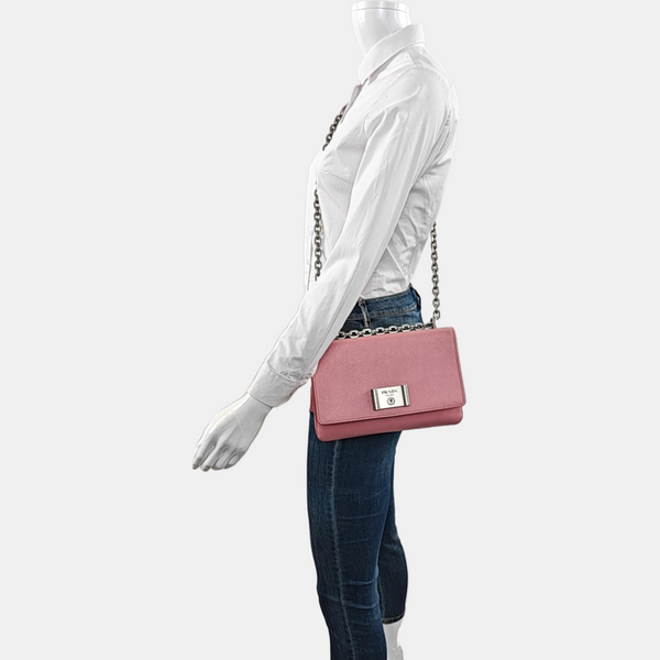 Closure Saffiano Calfskin Pink