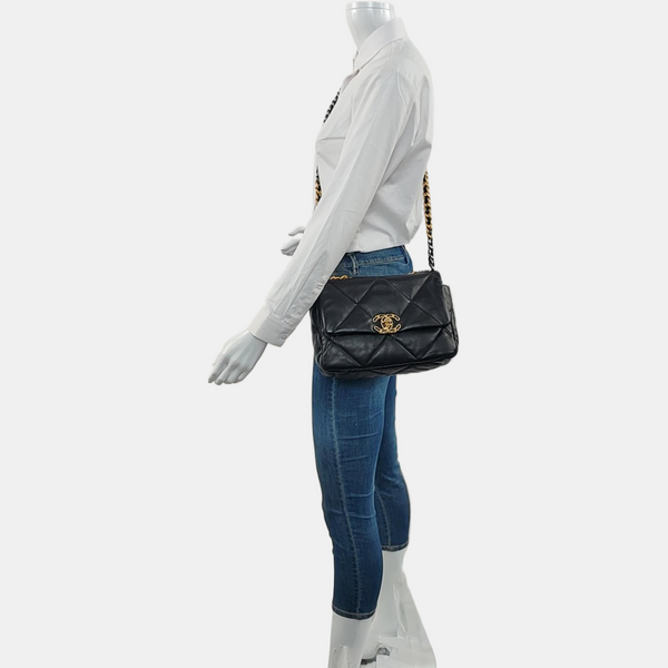 CHANEL 19 Small Quilted Lambskin Black