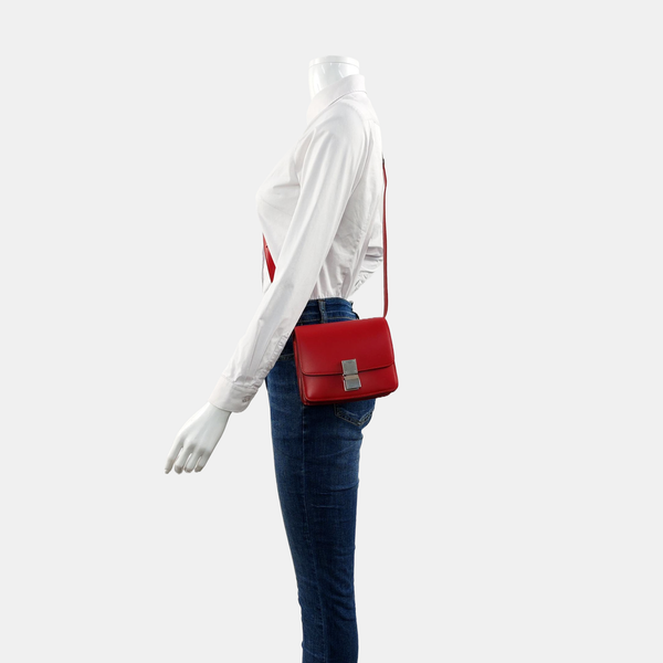 Authenticated pre-owned CLASSIC BOX Mini Calfskin Red - Shoulder Bag at Looply