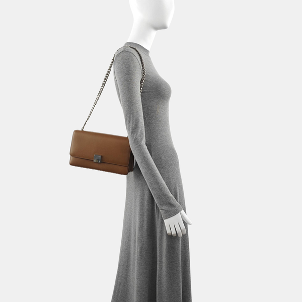 CASE Medium Calfskin Brown