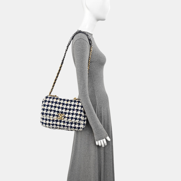 CHANEL 19 Large Quilted Fabric White