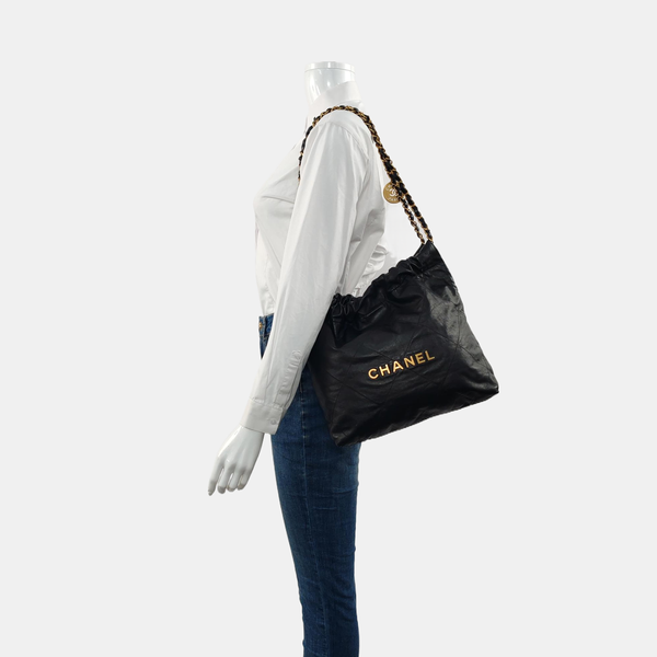 CHANEL 22 Small Quilted Calfskin Black