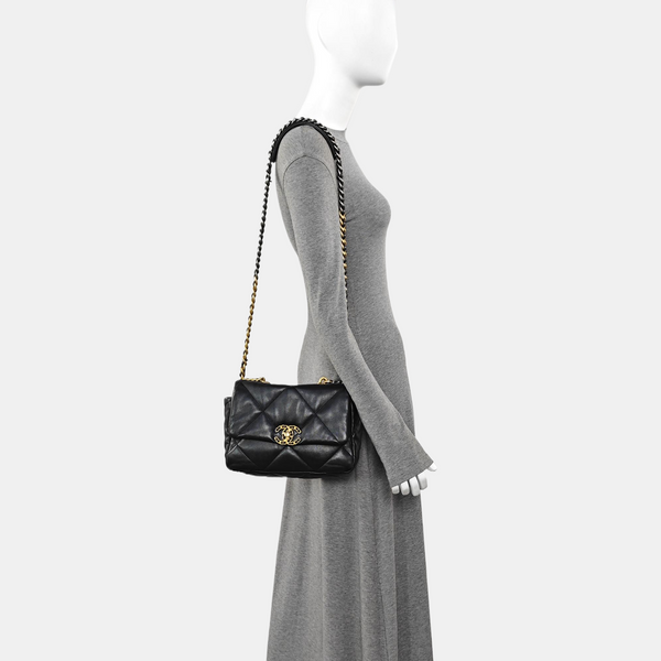 CHANEL 19 Small Quilted Lambskin Black