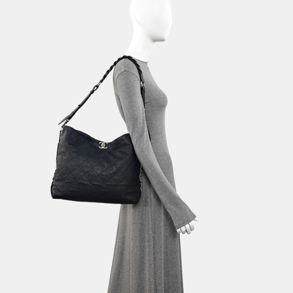 Quilted Calfskin Tote Bag Medium Black
