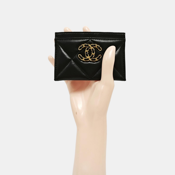 CHANEL 19 Small Quilted Lambskin Black Card Holder